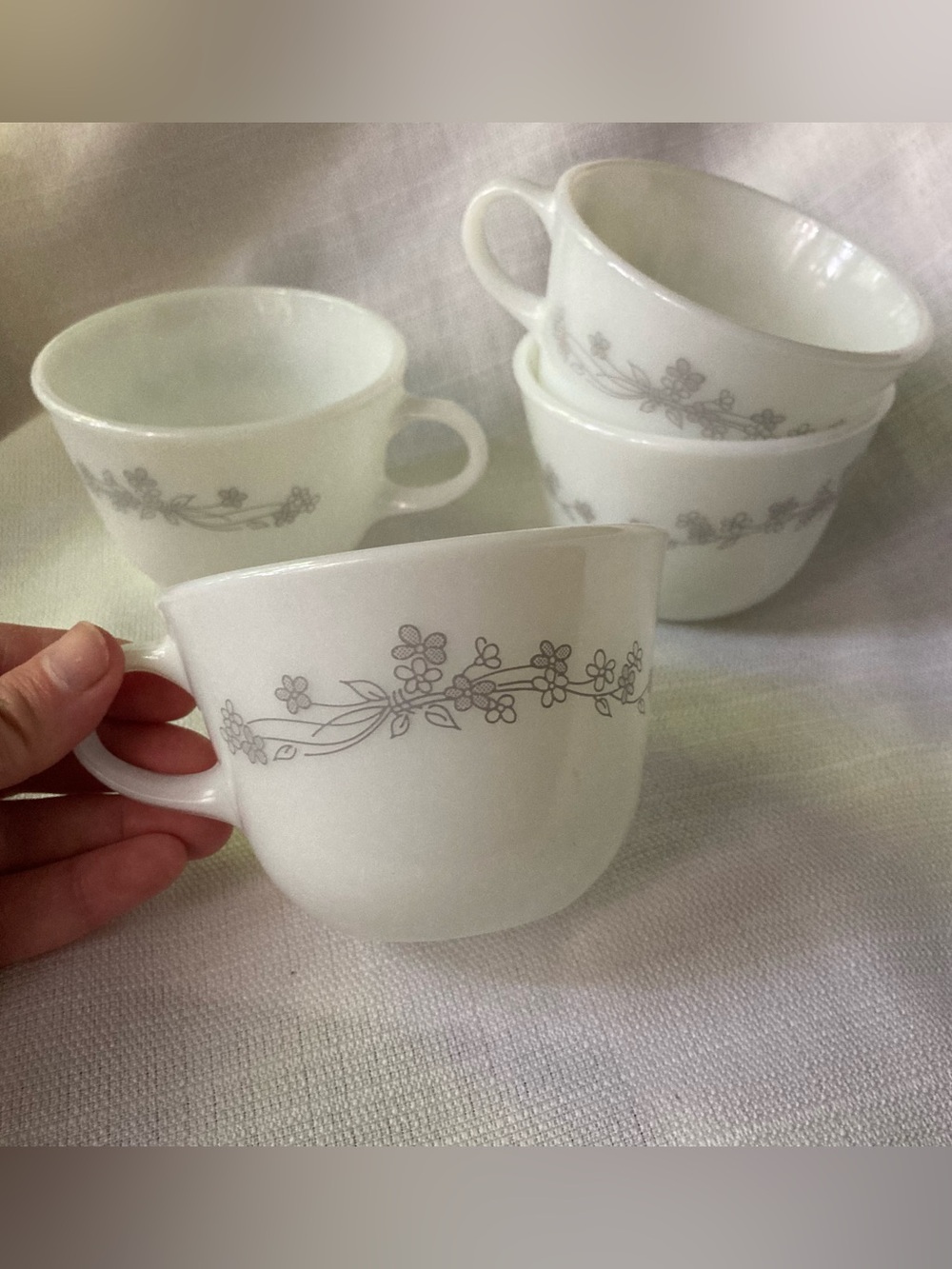 Set of 4 Vintage Pyrex Gray Flowers 'Ribbon Bouquet' Coffee Tea Mug Cups!